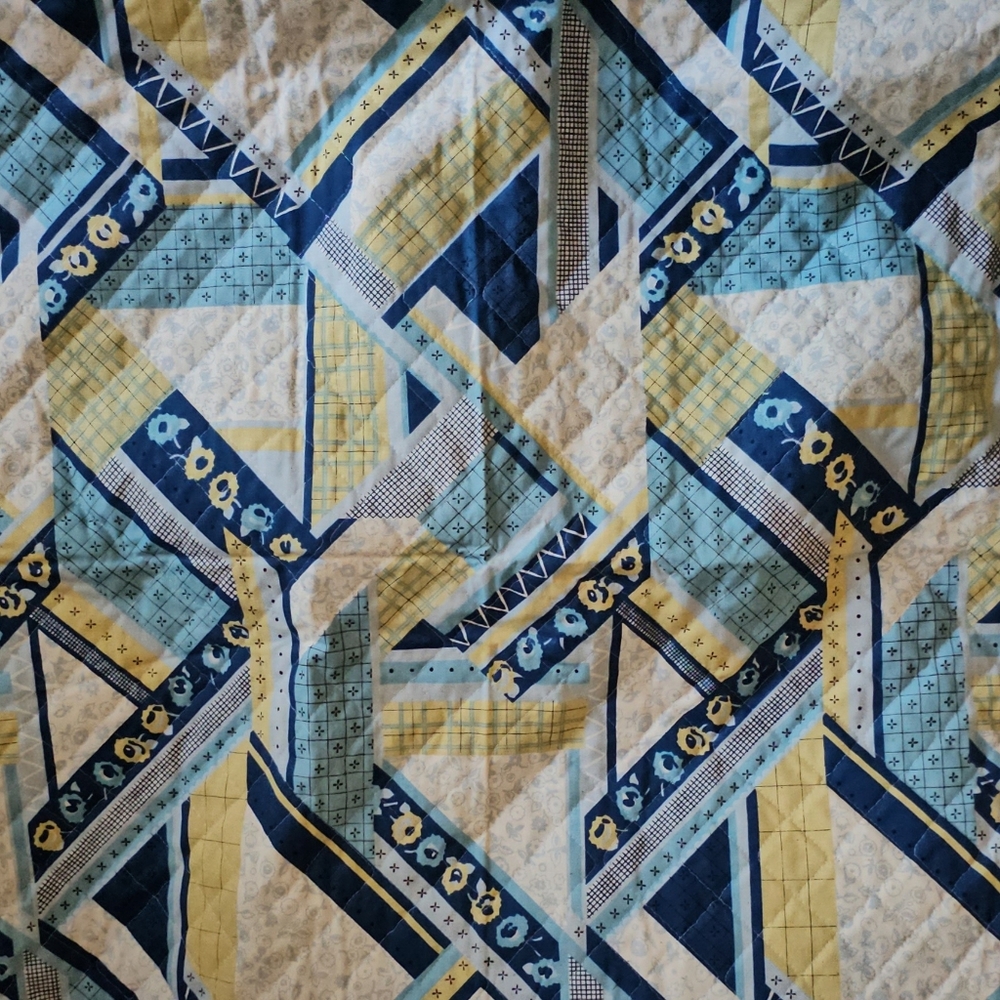 Patchwork Print Lifemax Textiles Quilted Fabric 3 1/4 Yards 44 Inches Wide
